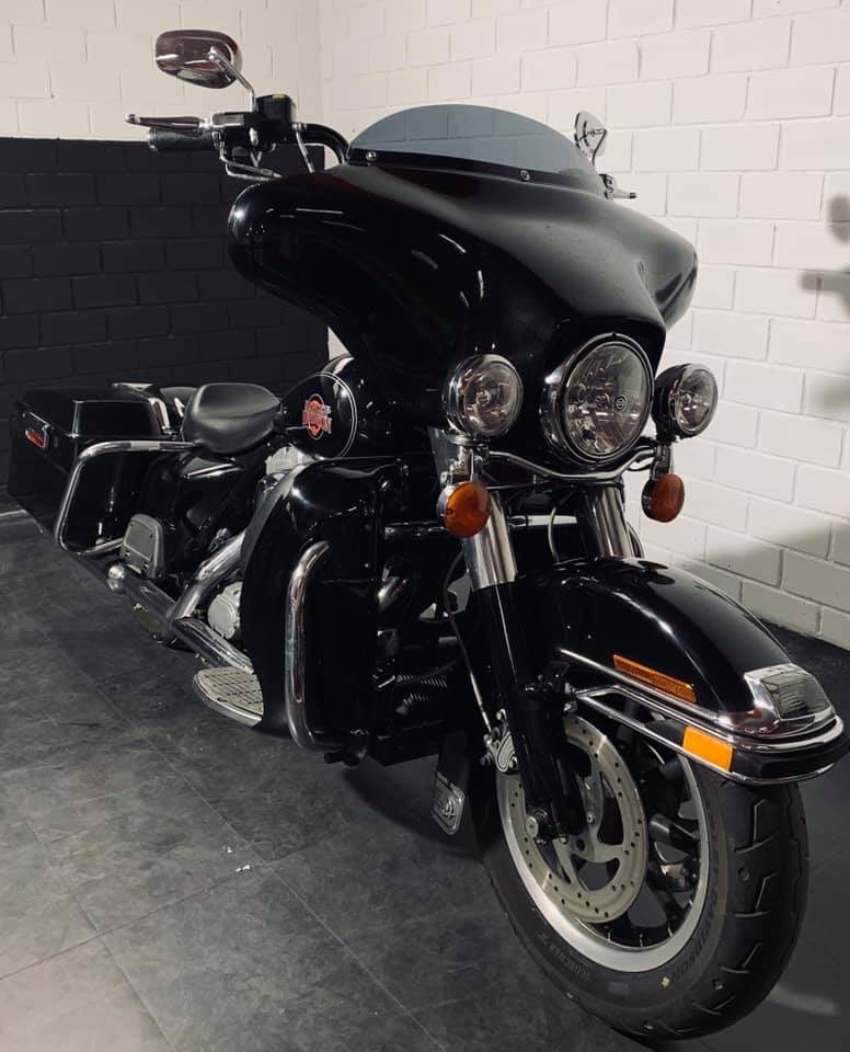 EN VENTA!! Harley Davidson Electra Glide Classic, año 2004, 47.000 kms, 12.900€. Más información en la página de mil anuncios o en nuestra página web #EnVenta #HarleyDavidson #ElectraGlideClassic #CustomMotorMadrid #Taller #Motos #MotosSegundaMano #Custom #Getafe #Madrid #España