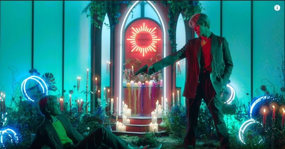 the duotone scenes of red and blue are prolific across the board. the most notable is taeyong's where this shows his Awakened state destroying the blue-lit version of himself to show the rejection of a world filled with ignorance and illusions