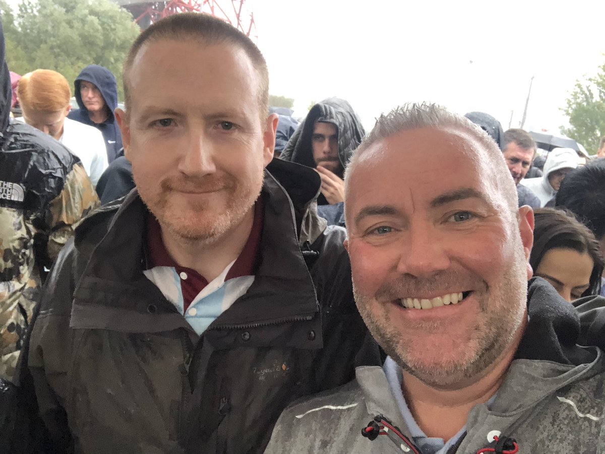 geoffbrawler's tweet photo. #WHUMUN waiting in the #securityqueue and the pleasure to meet Krissie @Coffers1981 & @eugene_gaughan ๐โ๐ not forgetting @marcwhufc too ๐คฃ https://t.co/Ucocmqx70d