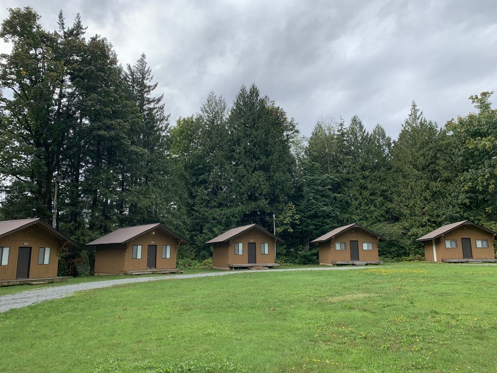 WhytecliffLearn's tweet image. This past week, members of the Whytecliff Program packed their bags and headed out to Hope, BC for an overnight trip!  This experience allowed for personal growth and the development of interpersonal skills as the youth were able to learn more about their peers and themselves.