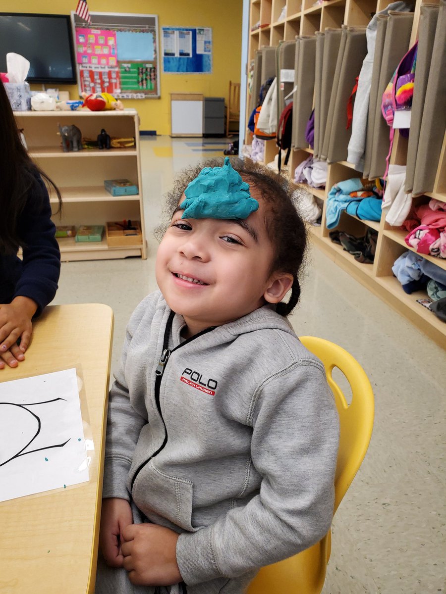 PreK kiddos doing what they do best. We have a classroom full of creative and playful yound minds 👨‍🍳👩‍🔬 @30Q398