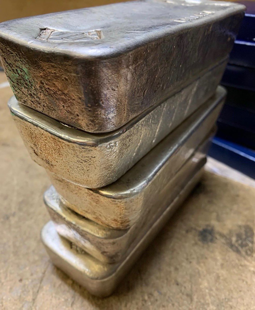 Old school JM bars ✨🙌 Need more silver?  Add to your collection at next Vegas Show Nov 22-24✨180 Dealers
⁦@palacestation⁩ 
✨
💰
#investinginsilver #silvercoins #rarecoins 
#coinhunting #coinhobby #coincollector #numismatist  #numismatics 
#coinshow #silverstackers