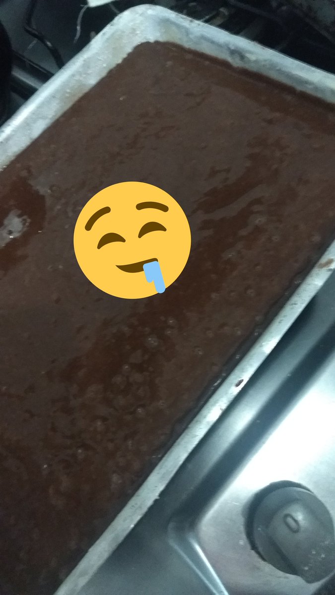 KRocha2017's tweet photo. Bolinha nega maluca pronto para ir pro forno ..
#huumm https://t.co/cmxtauZ8Mw