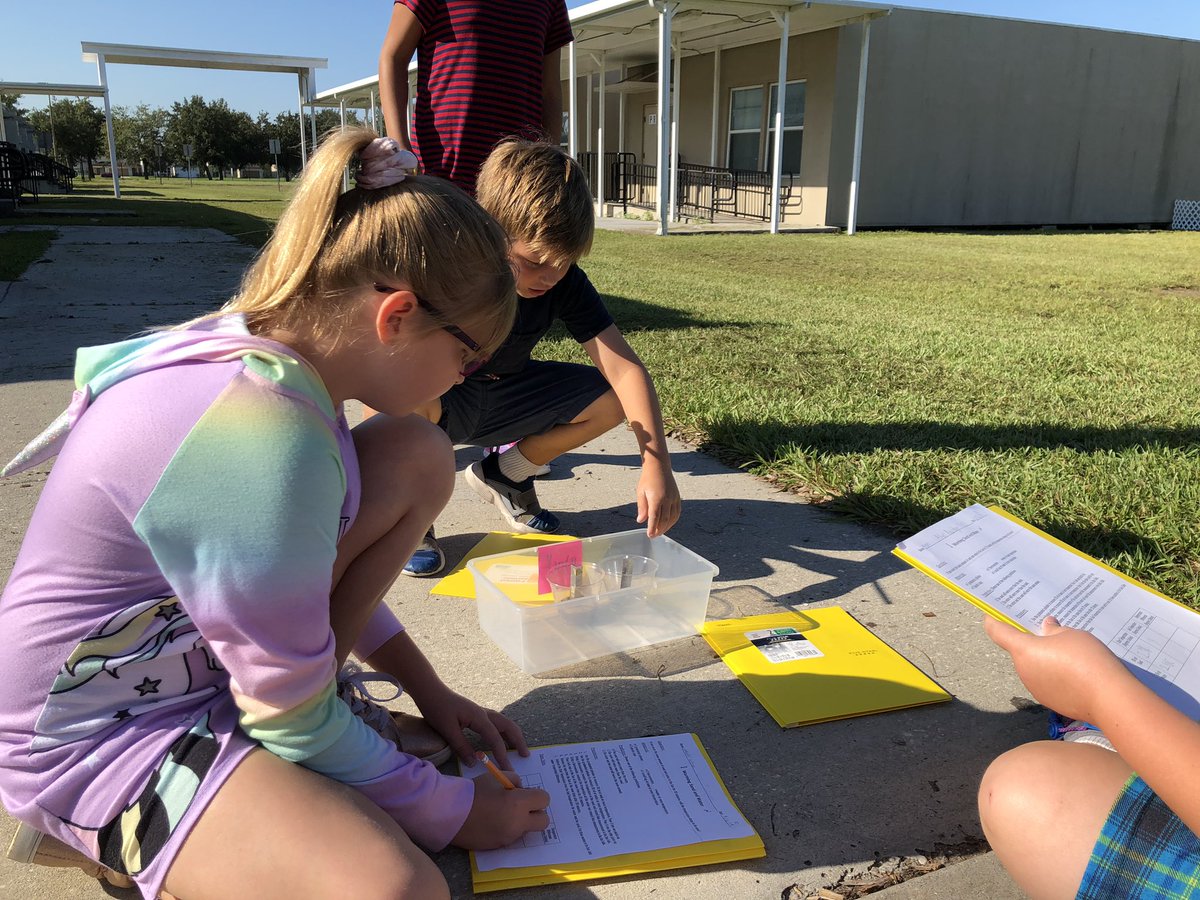Jones3TLE's tweet image. Third graders are continuing to practice scientific method skills using tools such as thermometers, graduated cylinders, funnels, and more. This week, they measured and compared the temperature of sand and water at room temperature and in the sun. #thirdgradescience