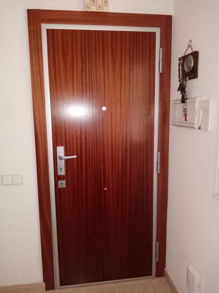 Dyasegur's tweet photo. Instalación de Puerta de Seguridad Eurosegur Grado IV https://t.co/H1UJJQM4rQ