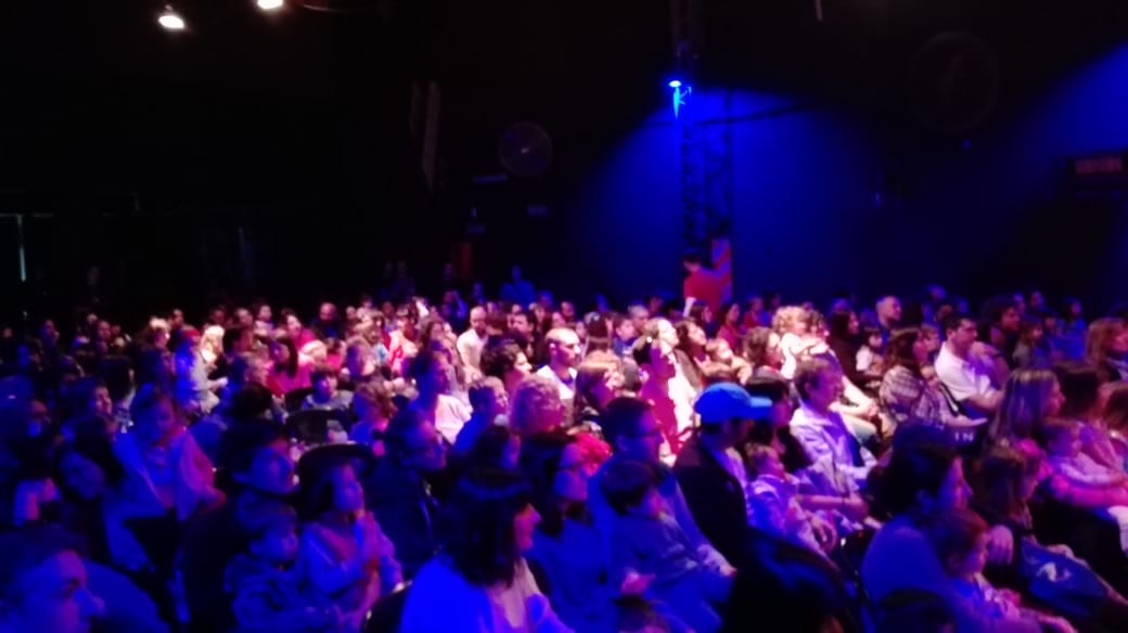 sainthdaniel's tweet photo. Bellísima función de "Vuelta Canela" a sala repleta en @ResurgimientoOK  Los esperamos el domingo que viene con el gran cierre del ciclo "Primavera de música ¡Para los niñxs!" https://t.co/MMgGd6Y7ZN