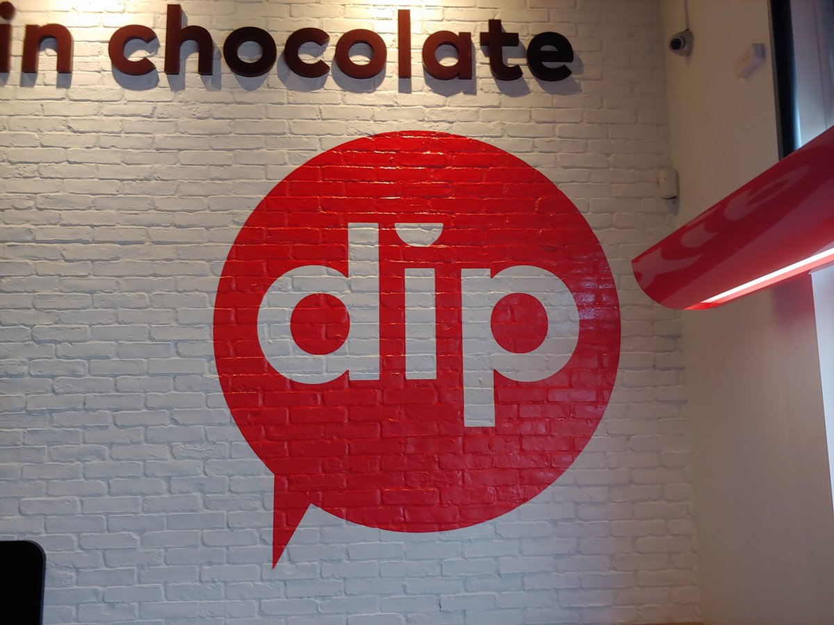 RuzyJ13's tweet photo. First Run! Team Bowen is going to be tough to beat this season! After practice, a little get together with most of our players at our sponsors cafe @DIPNDIPCANADA @dipndip. Amazing place for desserts! @CoachRicky6 @huggytdot https://t.co/3ELRyICJQS