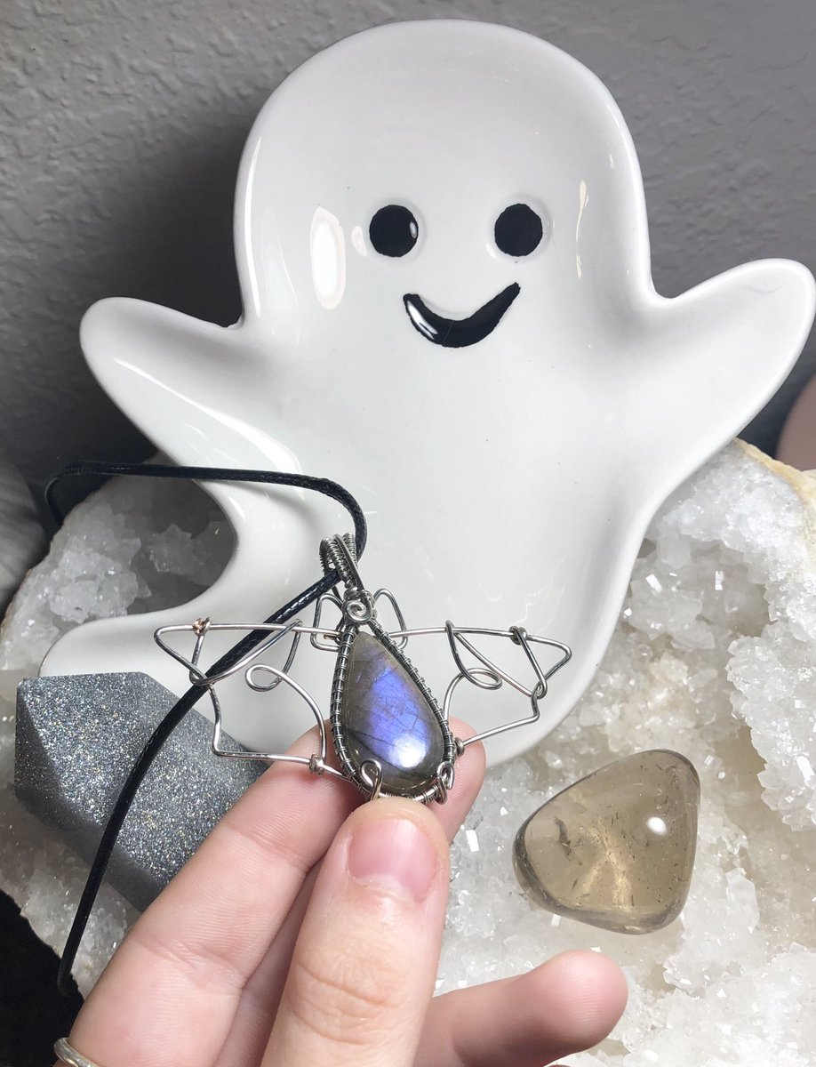 foggecrystals's tweet photo. SPOOKY GIVEAWAY 🦇✨
One winner will receive this ghost trinket tray, sparky resin crystal, large Smokey Quartz tumble and purple labradorite bat wrap 🕸 
RT, like this tweet, and follow me to enter 🕷 tag friends for extra entries!!
Ends on October 6th at 6pm ✨ https://t.co/6JzwIgamqJ