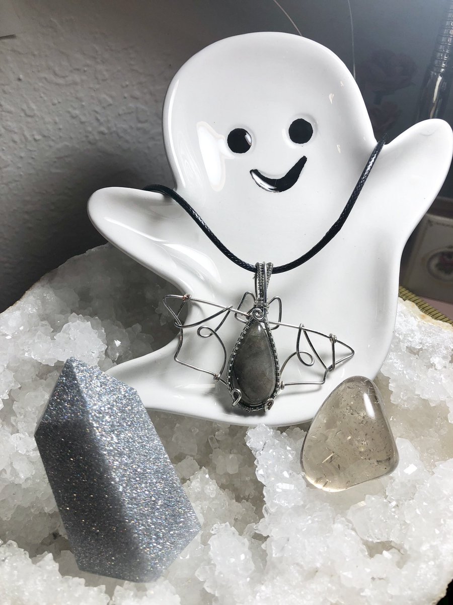 foggecrystals's tweet photo. SPOOKY GIVEAWAY 🦇✨
One winner will receive this ghost trinket tray, sparky resin crystal, large Smokey Quartz tumble and purple labradorite bat wrap 🕸 
RT, like this tweet, and follow me to enter 🕷 tag friends for extra entries!!
Ends on October 6th at 6pm ✨ https://t.co/6JzwIgamqJ
