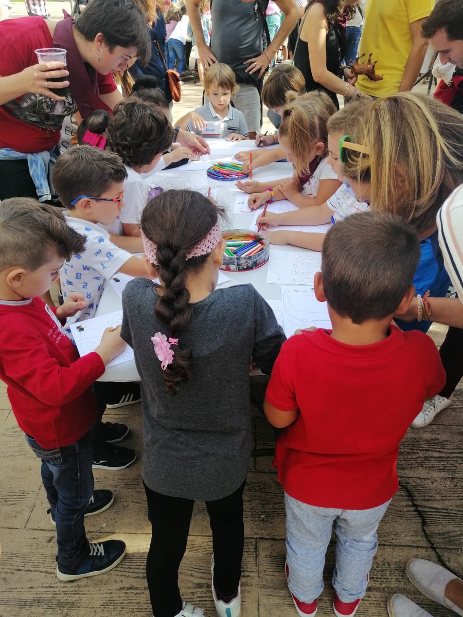 FVictorBarrio's tweet photo. ¡Nuevo destino conquistado! Ayer fue el turno de #Logroño. ¡Enorme éxito del #ProgramaVB! Gracias a quienes lo hicieron posible, especialmente, a los más de 100 niños que participaron, a @urdialesweb y a la cuadrilla de @GinesM_Prensa.
#EternoVíctorBarrio #SíALosNiñosEnLosToros https://t.co/H9UaImNKHE