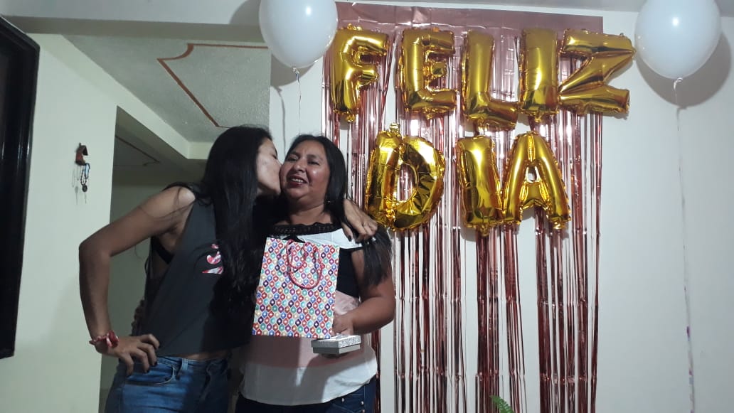 karolinab846's tweet photo. Te amo y te extraño mamita ❤ https://t.co/6ZZRuLwdnB