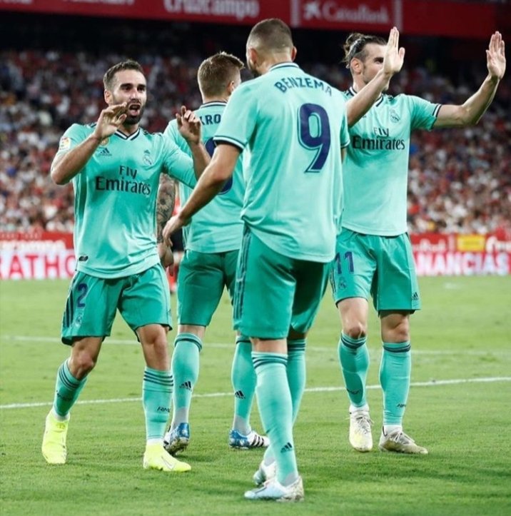 Benzema's tweet photo. Equipazo 💯 ⚒ 🔥 https://t.co/fMmqsbcCUC