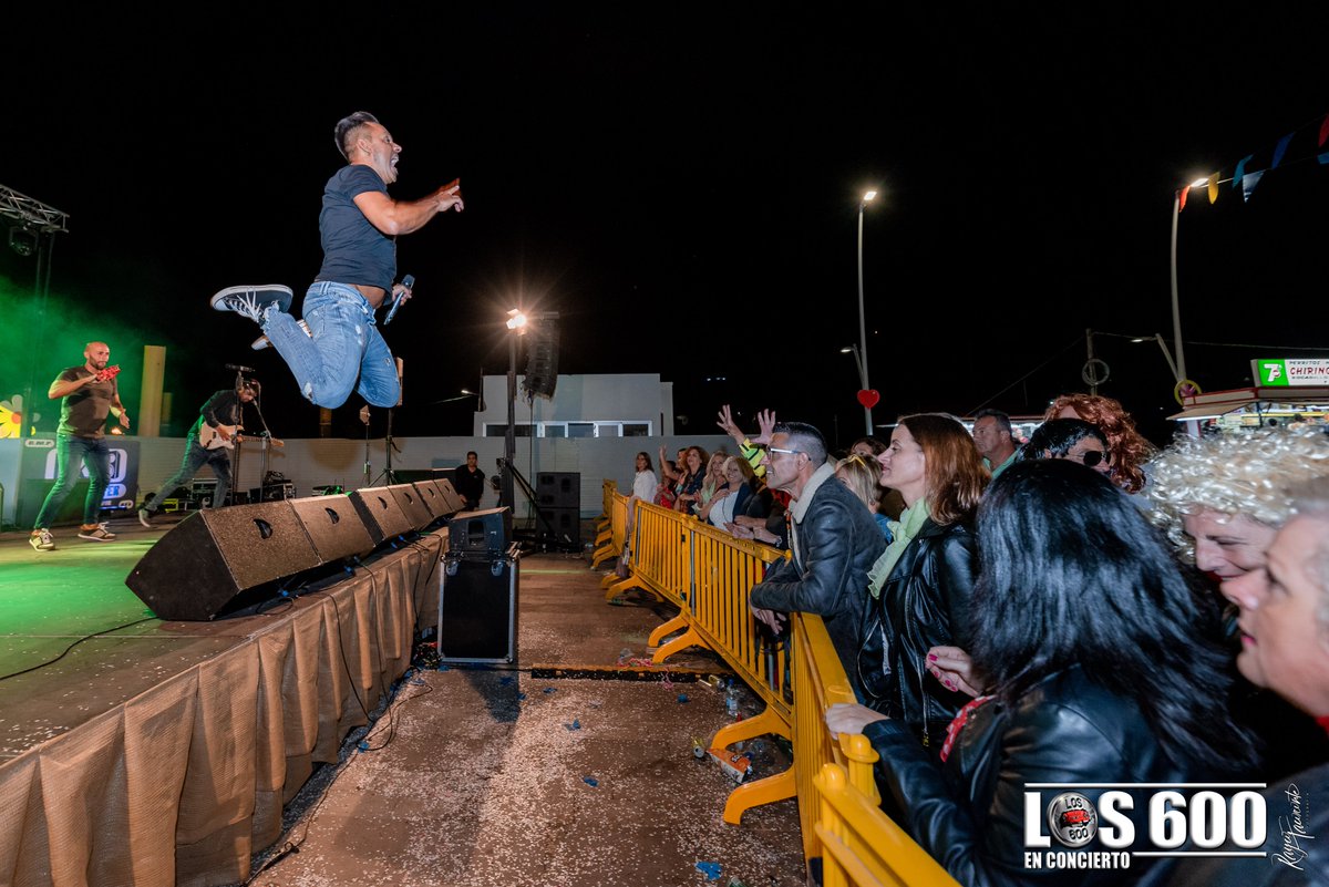 raycotacoronte's tweet photo. A noche en la Fiesta de las 3 Décadas en San Mateo (Gran Canaria) con 🚗@los600oficial 🚗- En Concierto 📸🤟🎸

Más imágenes en:
https://t.co/L3nrUH3Zmc…

#concierto #grancanaria #laspalmas #islasacanarias #los600 https://t.co/tyNTSThE2B