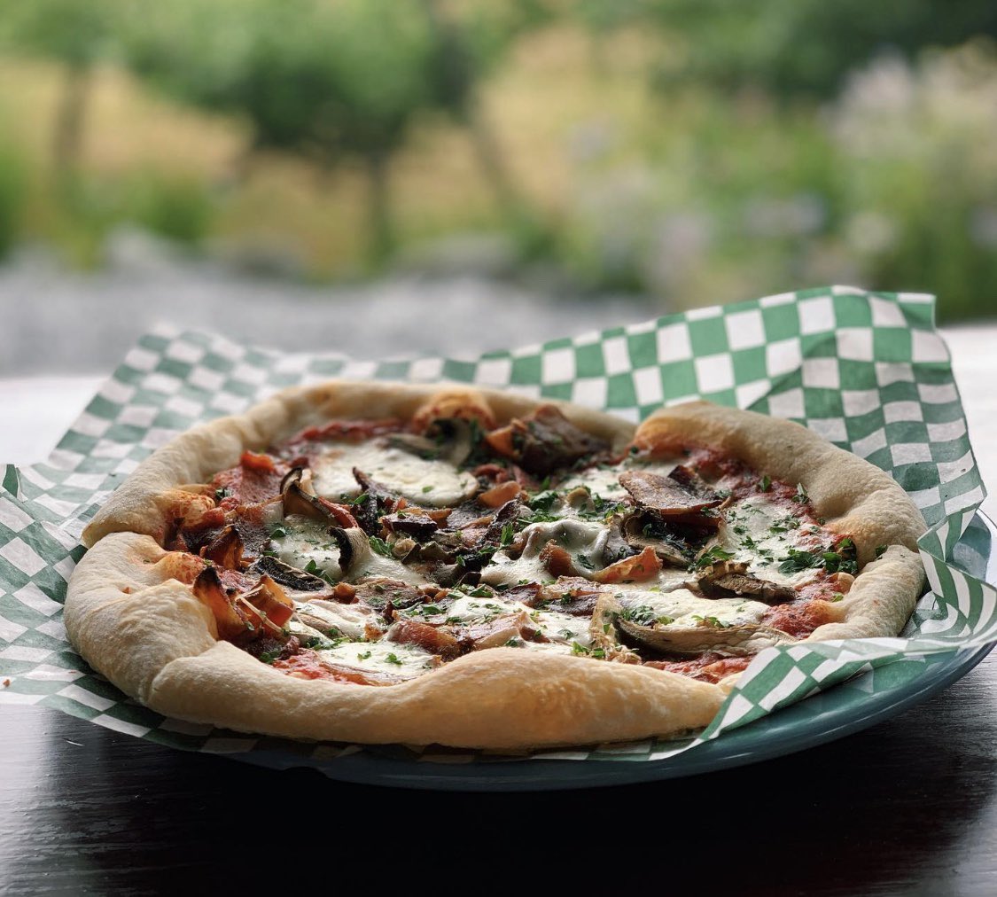 Tonight is our FINAL Pizza Night of the season! Join us for live music &amp; brick oven pizza on the back patio at 5pm or 7pm. $2 from every pizza tonight will go to Nourish Cowichan, a local charity who provide healthy meals in Cowichan. Call 250 743-4293 to book. 

#MerridaleMakes