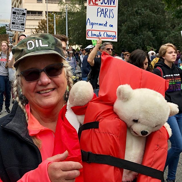 verkstad's tweet photo. Climate Strike Elder 2019
.
#foundobjectsculpture #protestsigns #climatechangeprotests2019 #climatestrike #monikalidman #verkstadseattle #polarbearendangered https://t.co/LvG58UsaRK https://t.co/gji0STeAuP