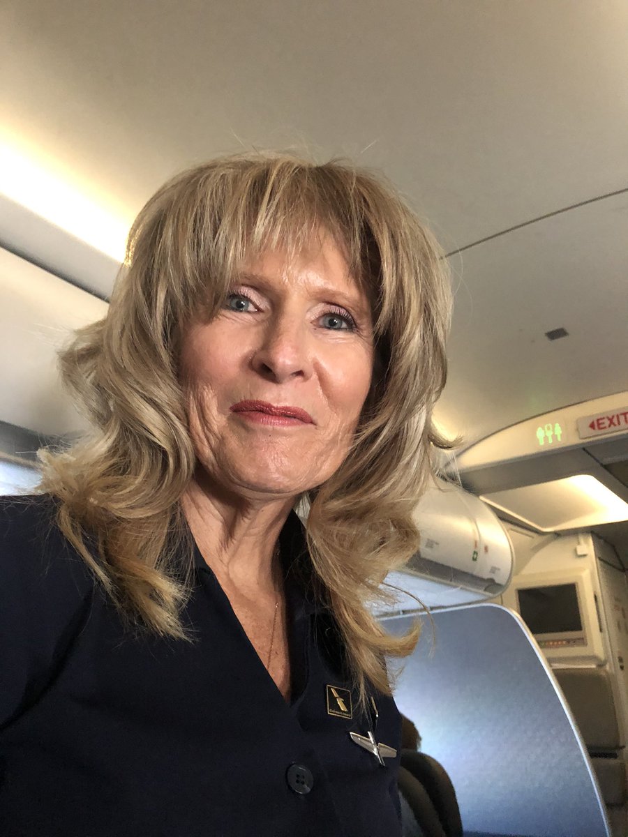 leithiser's tweet image. Fantastic service - American AA643 9/22 PHX to CLT.
This flight attendant (Nancy, I think) was the best at the job I’ve ever seen. 
Great communicator, efficient &amp;amp; anticipated everyone’s needs. Way to go American, it was a great flight!