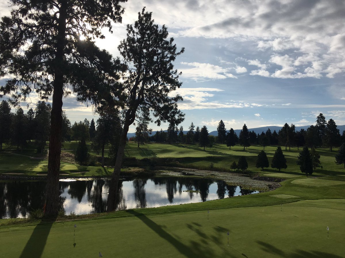 Hosting the <a href="/ClevelandGolf/">Cleveland Golf</a> <a href="/SrixonCanada/">SrixonCanada</a> <a href="/Official_XXIO/">XXIO</a> <a href="/PGAofBC/">PGA of BC</a> Championship presented by Oakcreek Golf &amp; Turf <a href="/KelownaGolfCC/">Kelowna Golf & CC</a> over the next few days. Have fun out there professionals.