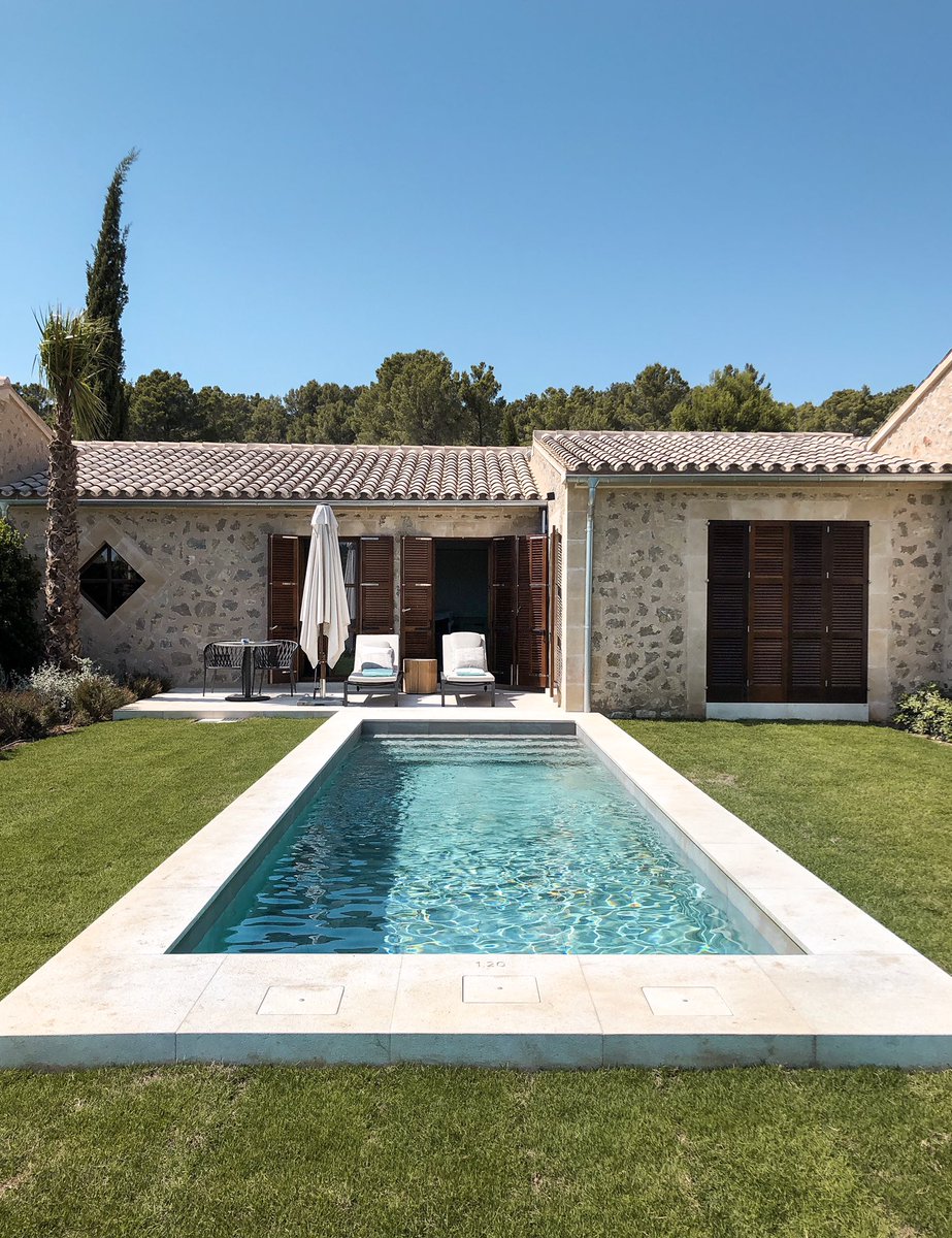 EnjoMedia's tweet photo. Missing this stunning place @CastellSonClare ☀️ The only hotel with a 2-Michelin-star restaurant in Majorca! https://t.co/ZLsZvgV9mC