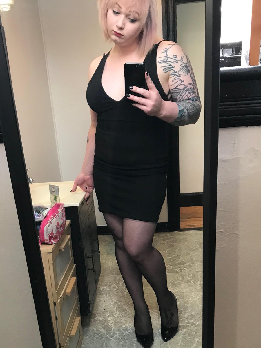 KellyQuellts's tweet photo. I haven't had a client in weeks :( I'm available all this week for outcalls in the #boston and #RI area. We can also always get a hotel if you can't host. https://t.co/HewGVd7CQ7 to book me. #TSescort #EscortBoston #TS https://t.co/UDuRQBnnn7