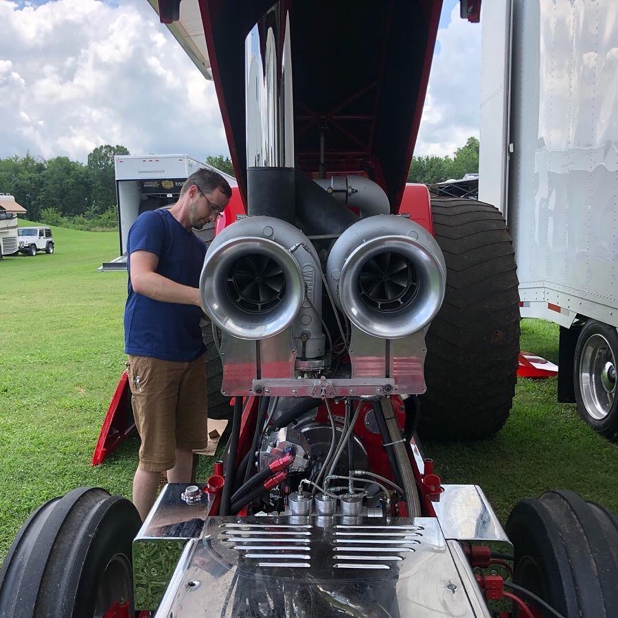 TurbologyLLC's tweet photo. Farm Life: #RossFamilyPulling #TripleBypass #McCormickTractors
•
Via: @parboiling
•
#turbology #parboiling #mccormicktractor #mccormick #tractors #tractor #tractorpulling #tractorpulls #tractorpull #pulling #pulls #pull #turbodiesel #twinturbo #turbo #diesel #farmlife #farm https://t.co/iWR47iGjje