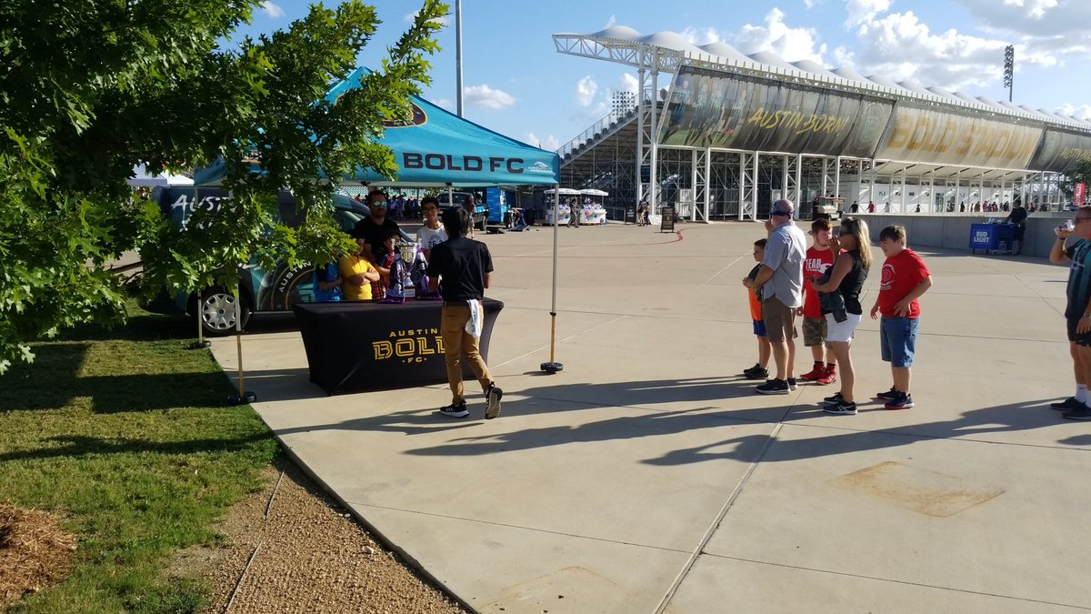 Good to see so many <a href="/AustinBoldFC/">Austin Bold FC</a> fans, friends and family out for pics with <a href="/copatejas/">copatejas</a>.