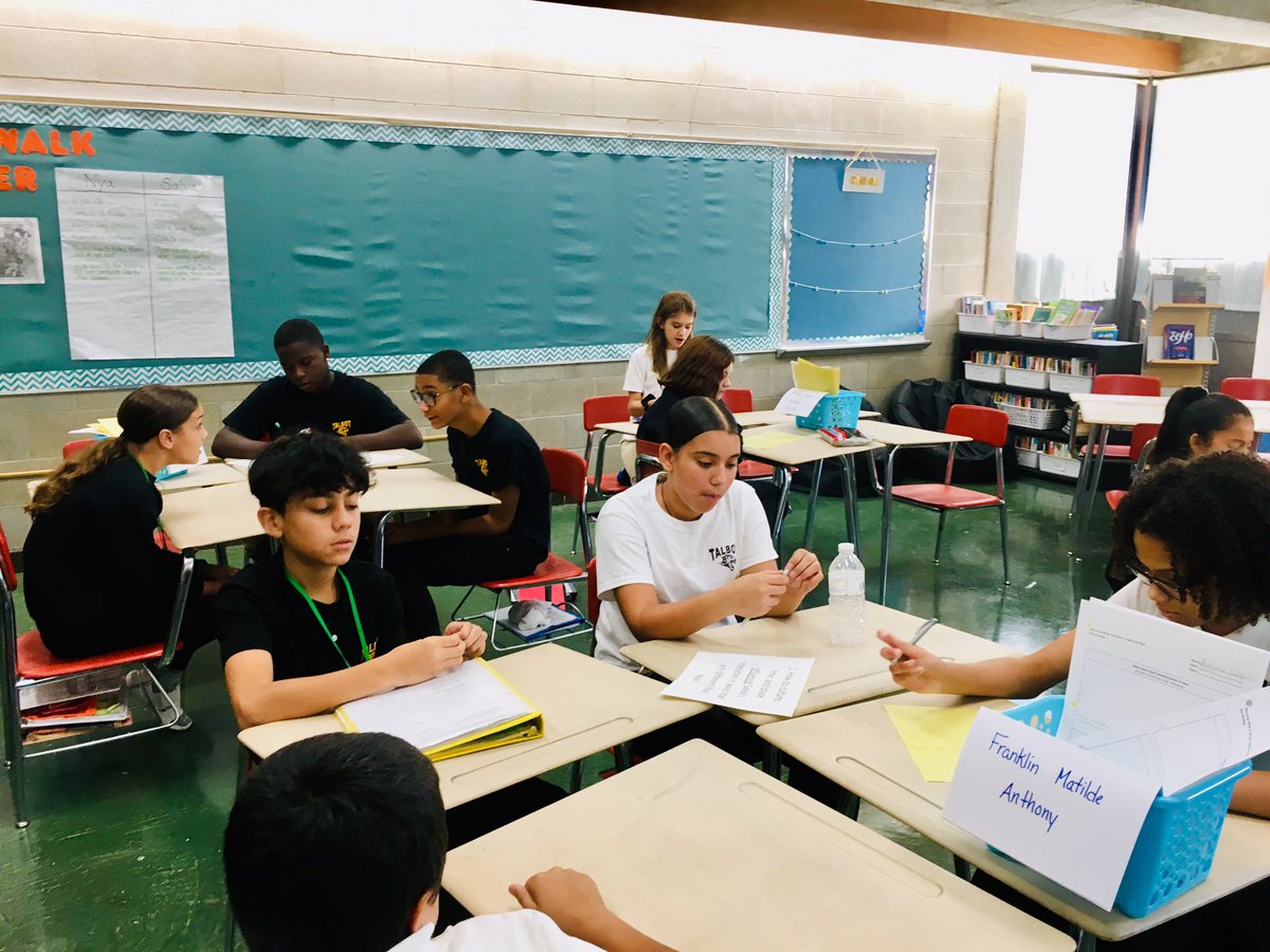 MsVecoli's tweet image. @frps_Talbot 7th grade participating in #engagingdiscussions about A Long Walk to Water as part of their 1st World Cafe 🗣🌎