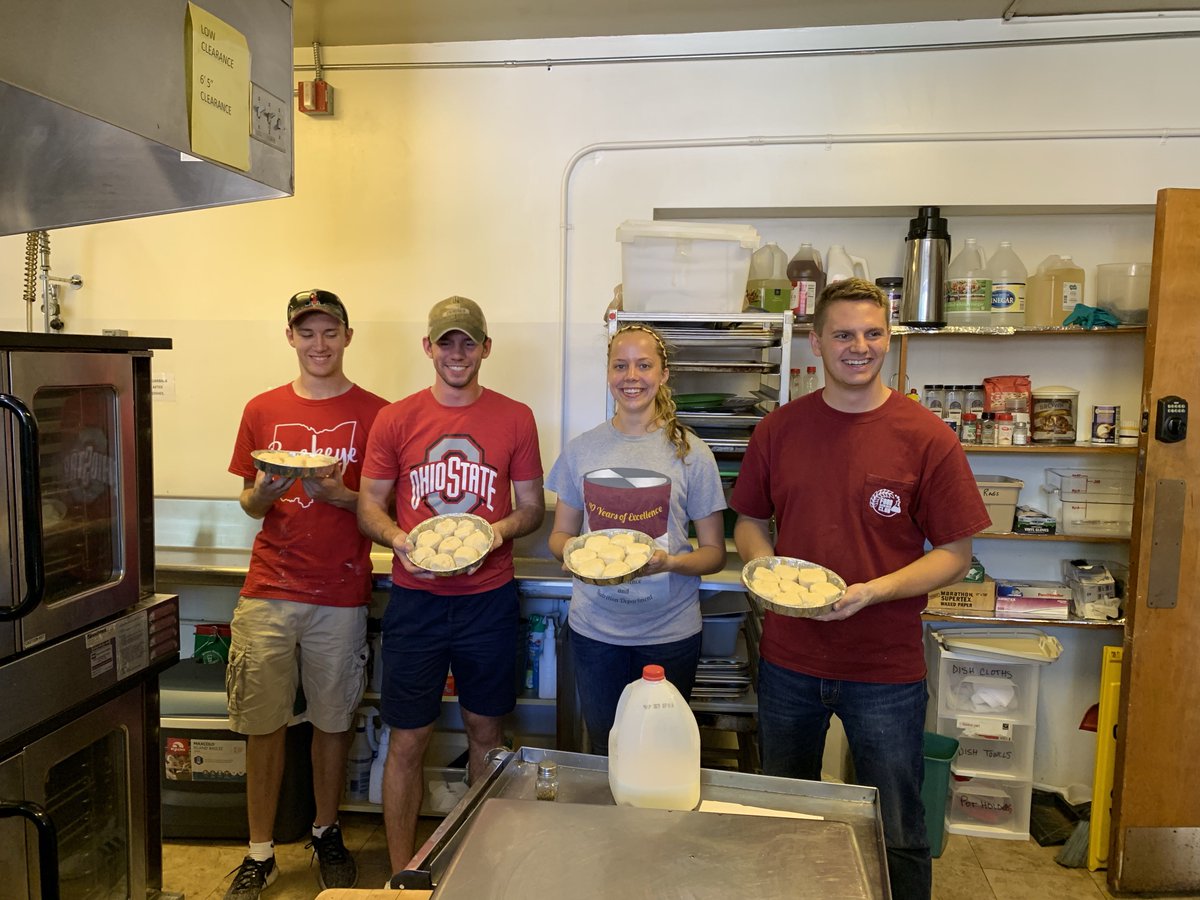 FarmHouseATZ's tweet photo. Members of Farmhosue collaborated with Crosswalk Outreach and the Food Science Club to hand out homemade meals across Columbus today. It was great to meet and work with some awesome groups like these two! #FHExcelsior #RushFH https://t.co/w3z70sPaDc