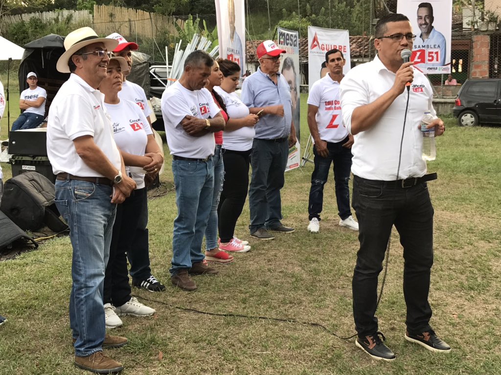 concejalhectorf's tweet photo. Hoy en nuestra casa, en el #Kilometro41. Visitando a nuestros amigos con @jorgehaguirre @JHMesaBotero @camilogaviriag quienes nos dan una acogida calurosa, nuestra gratitud y compromiso con la zona rural. 🌾 https://t.co/O57bg4vpdk