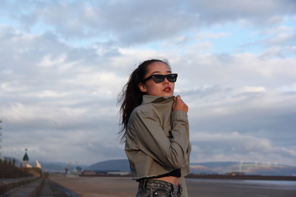 Azadaaa_'s tweet image. You hate the heat,
You got the blues,
You're changing like the weather,
Oh, that's so like you.