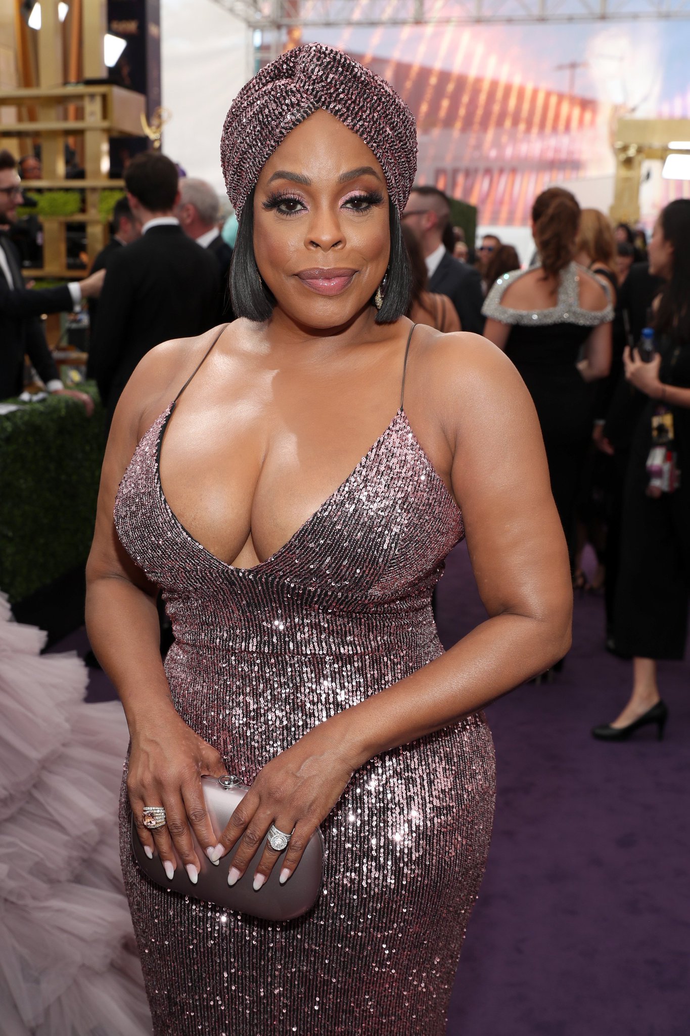 “Good evening to Niecy Nash and ONLY Niecy Nash. 