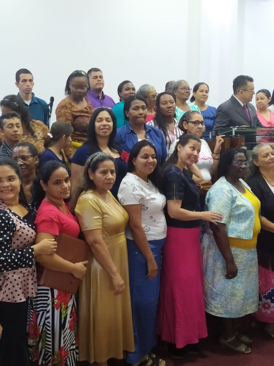 SANDRAC37755704's tweet photo. Liderazgo transformacional. Mujeres, líderes de alto impacto, empoderadas fortaleciendo las familias de Santiago de Cali. El aporte que necesita nuestra ciudad. #Porunvallefeliz #hagamoslojuntos #Asamblea https://t.co/6BzoMCjImt