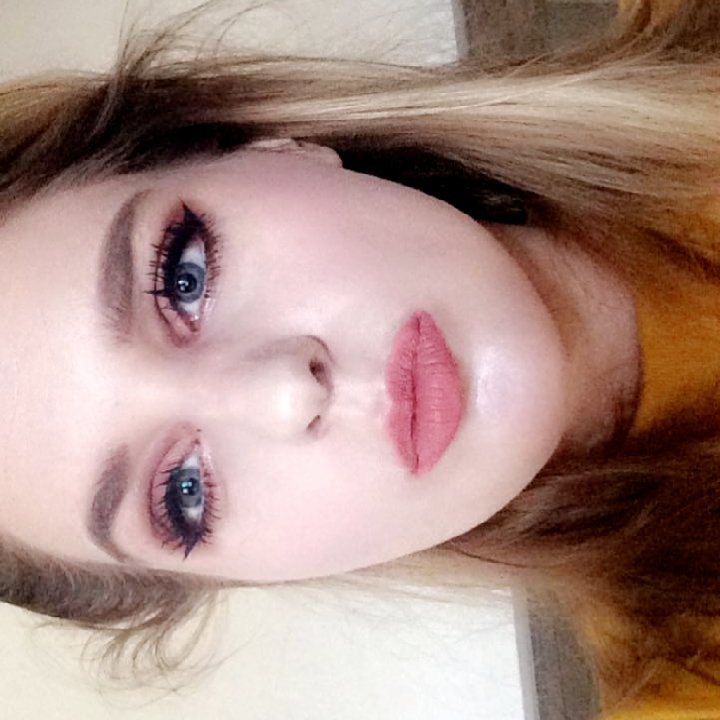 MessymayReviews's tweet image. @CTilburyMakeup #Pillowtalk @BenefitBeauty brow gel and #rollerlash @UrbanDecay #naked3pallete @NARSCosmetics foundation