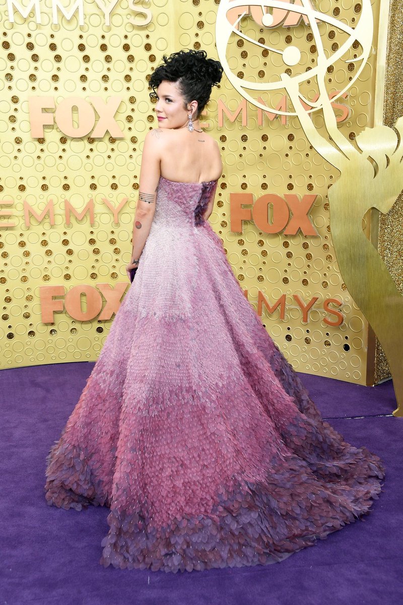 HalseyInsiders's tweet image. Halsey at the 2019 Emmy Awards