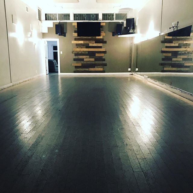 andrewjnemr's tweet photo. Another week. Another Sunday. Another 7 hours of dancing. Plus a little extra for myself. Until next time...
.
.
.
#tapdance #woodfloor #vantap #tapco #danceitout #vancouverchronicles #personalpractice https://t.co/yf7k28m02I https://t.co/MKUIxfhfdw