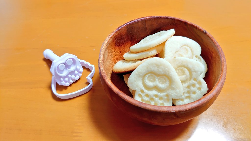 o_kami35's tweet image. クッキー用の型抜きとハンコをつくりました！
スプラトゥーンが好きなのでイカの形にしました
ネジ式の固定で収納時もコンパクトです

#FLASHFORGE_Traning2 
#FlashForge 
#Fusion360