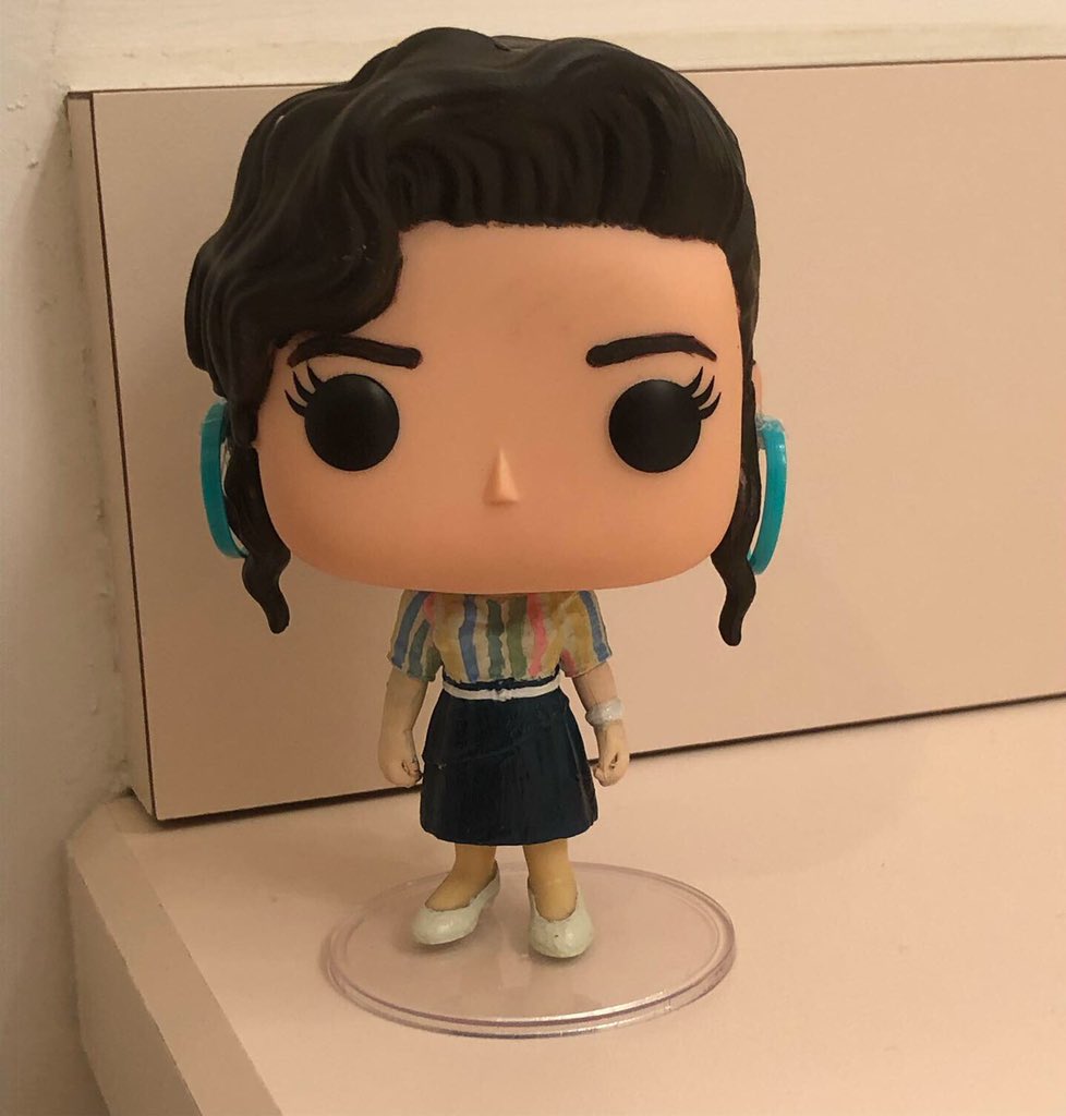 UVRaindrops's tweet photo. “Do you girls want a cookie? They’re fresh out of the oven!” 🍪 Here is my custom made Funko Pop of Heather Holloway from the third season of Stranger Things. I wish we could’ve seen more of Heather! #StrangerThings3 #HeatherHolloway https://t.co/hEpw4RqMN4