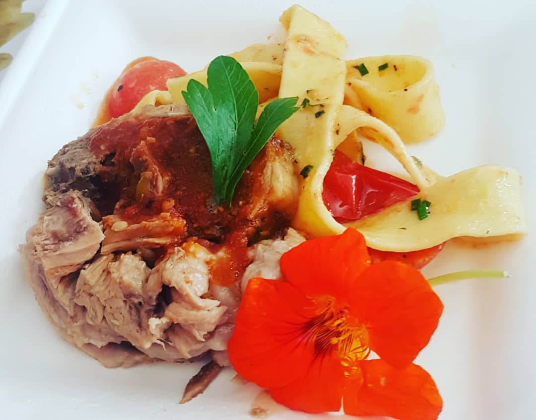chefshonah's tweet photo. #humberculinary students #giveback  #volunteer @TCIChefs #gardenparty #greateats #Italiantheme @HumberBusiness @chefmarkj #nexthumberchefs https://t.co/1HveULiRi8