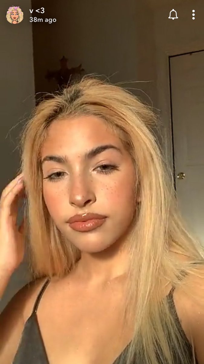 chambsvuitton's tweet image. she kills me omg