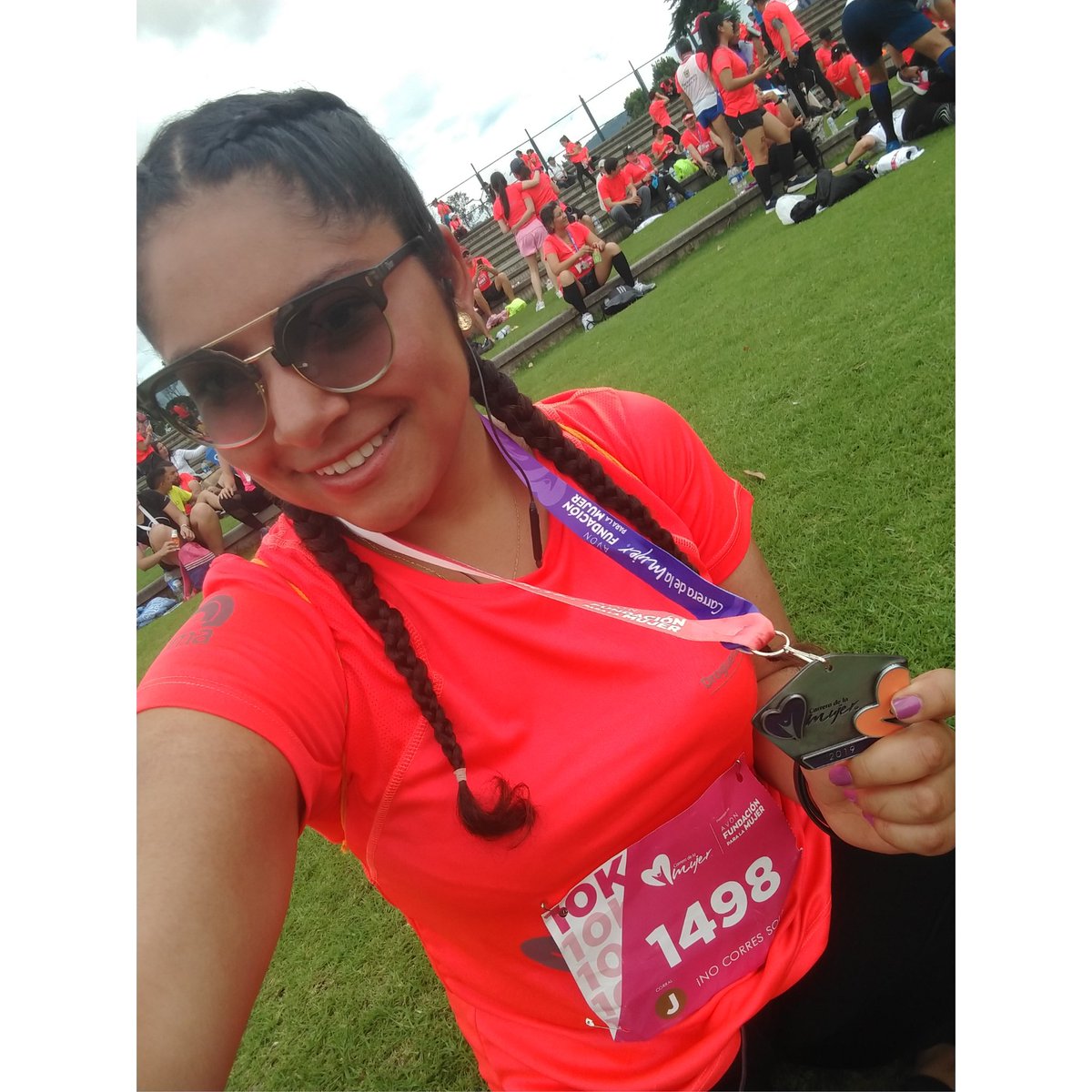 Cierro este día con la felicidad de haber hecho por primera vez #10K, también mi primera vez en la <a href="/CarreraMujerCol/">Carrera de la Mujer</a>  💪🏃🏾‍♀️ #MerecesTiempoParaTi
