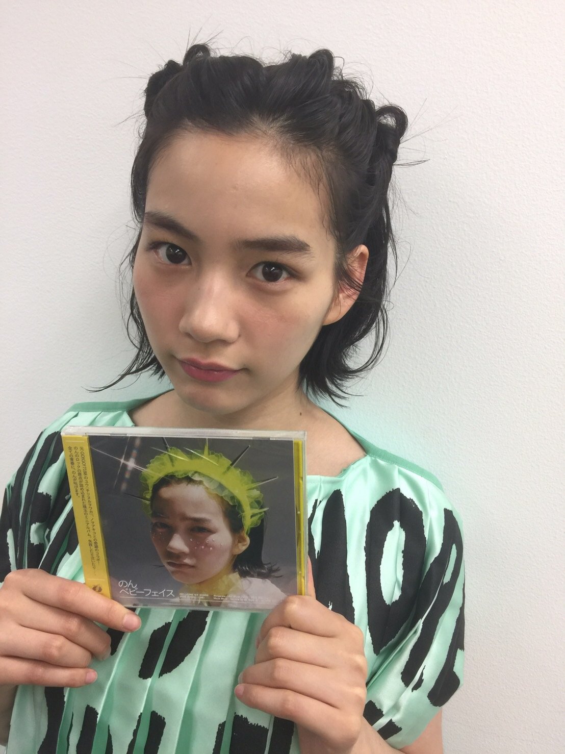 ナマイキおぼろ のん 能年玲奈 ファーストミニアルバム ベビーフェイス のん 能年玲奈 ベビーフェイス のんベビ やまないガール T Co wcsvs7jg Twitter