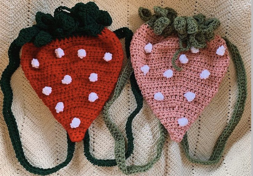strawberry backpack crochet pattern