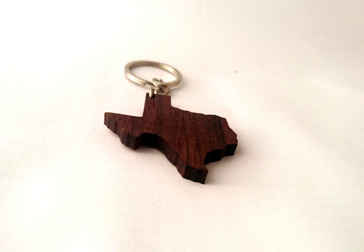andra_389's tweet image. Texas shape Wooden Keychain, Walnut Wood, USA States,  Custom Engravable Keychain, Environmental Friendly Green materials tuppu.net/7de0580d #Etsy #keychain #CoolKeychain