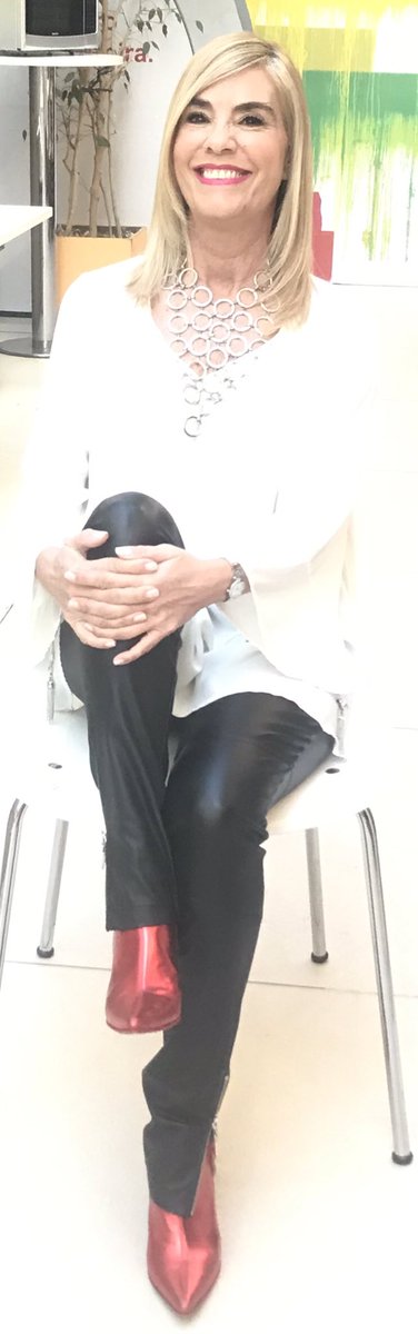 mbelenaramburu's tweet photo. Look @MariaChoulet #botas #tojas #metalizadas #cortas #tacos #bajos #cómodas #moda #fashion https://t.co/ljqRMQzckI