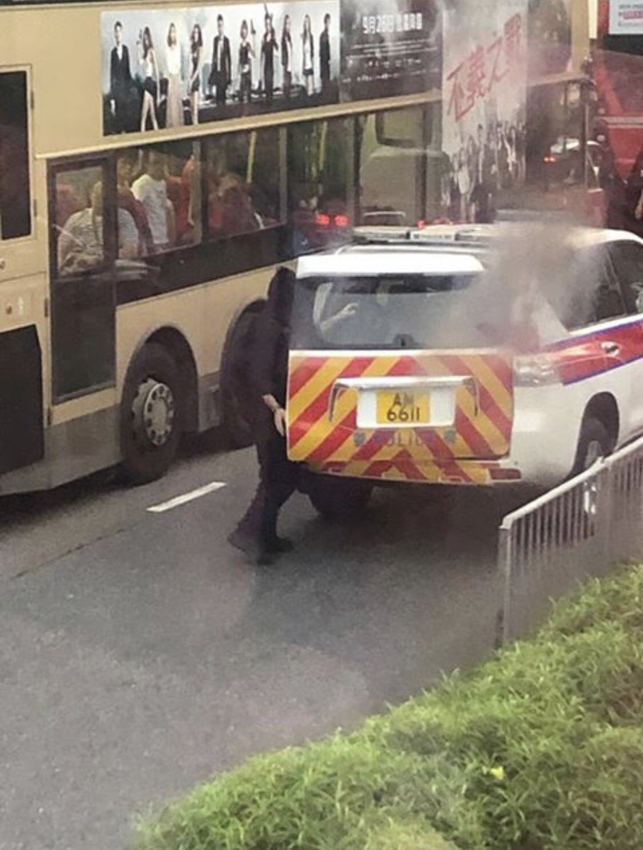 pyBYpy's tweet image. Undercover police pretending to be protesters #FreeHK #PassTheAct #HKHumanRightsandDemocracyAct