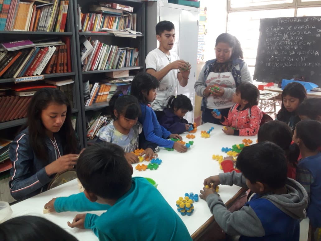Alfaro11Mariel's tweet photo. #PASenLasEscuelas Segundo día del Plan Alimentario Salteño, Esc.4804 Lapacho 1 #Tartagal @fguillesaavedra @MariteLescano @Marianasvgmail1 @Valegu1985 @artydance23 @Jesusig94 https://t.co/1FGJ1v2ylq