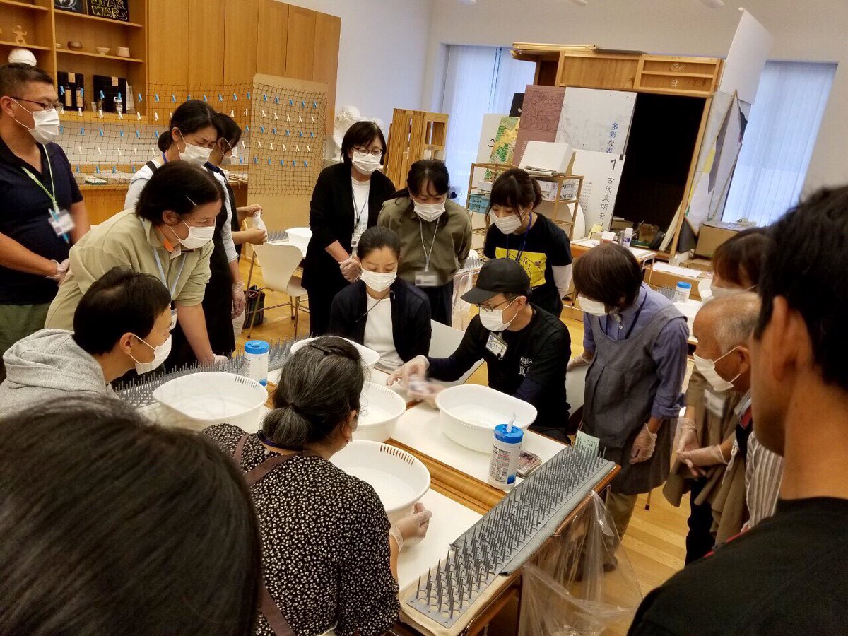 mabisenjo's tweet photo. 滋賀県甲賀市信楽町
『信楽写真洗浄ワークショップ』
＠ MIHO美学院
2日間にわたり約60名の方にご参加いただきワークショップを開催しました。社協さん、地区長さん、地域の皆さまにもご参加いただき、意義のある会となりました。
今後も継続的にサポートしていただくことになりました。 https://t.co/Vi7Mo5dqXk