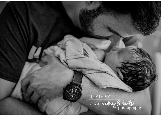 birthphotogs's tweet photo. Nose to nose with daddy! Such a beautiful moment captured here. We love this shot by IAPBP member @birthpix ⁣
.⁣
.⁣
.⁣ #normalizechildbirth #birthmatters#birthsupport #birth #normalizechildbirth #birthmatters #birthisamazing #birthisbeautiful #birthp… https://t.co/PibpIyyEvS https://t.co/pBfHvysaHG