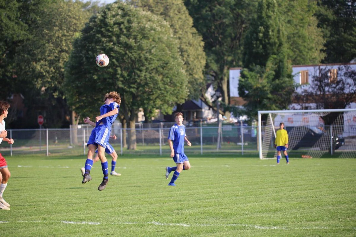 LTHSSOCCER's tweet photo. Another great week for Sophomore Blue, who beat both Argo and East Aurora, and tied Hinsdale Central 1-1! https://t.co/QQ1Ve9b3qj