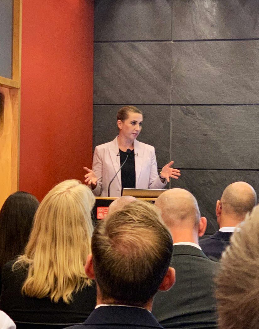 “We have to set ambitious 🎯.
Business leaders need to grasp opportunities that green transition will give them”

PM Mette Frederiksen on annocement that institutional investors will provide +$50BN in 🌿 energy investments 

Tonight 🇩🇰 took big leap toward becoming 🌱 superpower