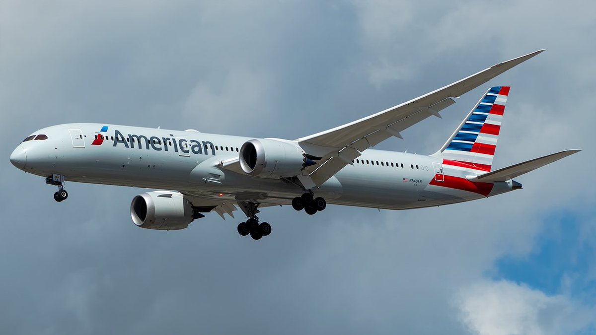 AviationKord's tweet photo. A beautiful @AmericanAir B789 on final for @fly2ohare from @HeathrowAirport with these awesome clouds @fly2ohare This Aircraft will be on its way back to @HeathrowAirport #chooseohare #AmericanAir #FlyAA #B789 #Boeing https://t.co/TgXXymf4iu